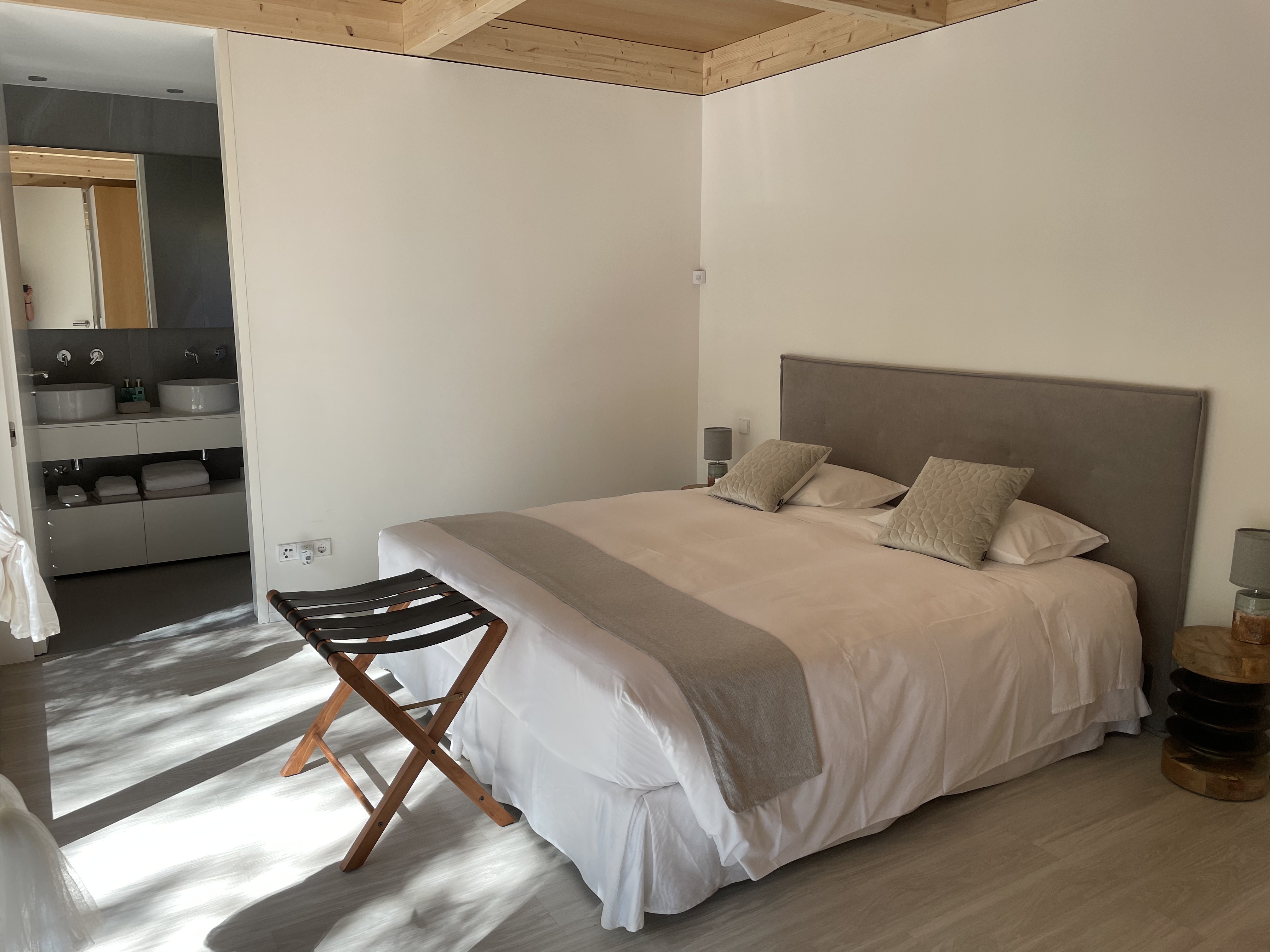 Casa da Floresta:  Eco-Design Villa,  Panoramic Views & Jacuzzi in Nature