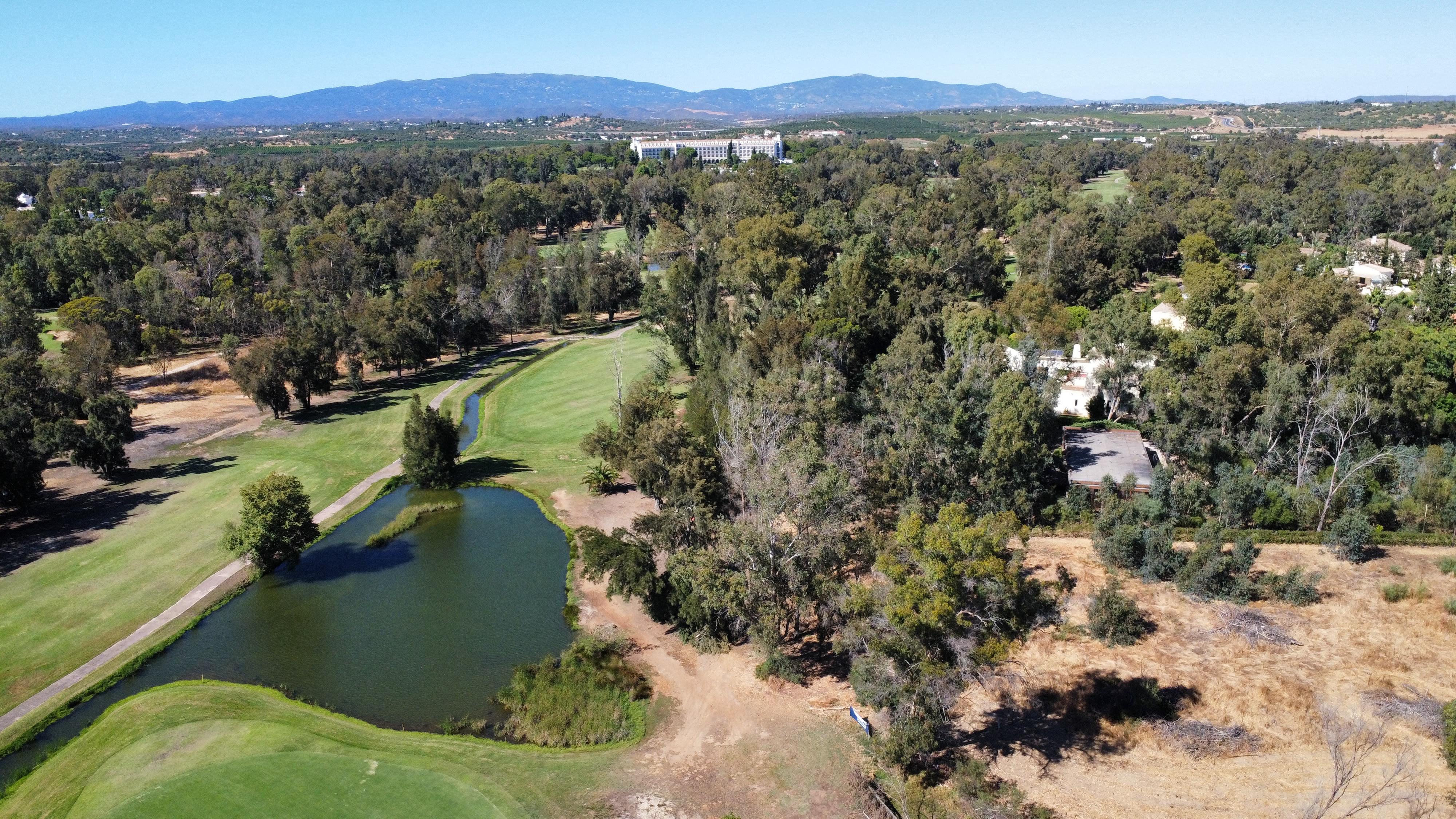 Casa da Floresta:  Eco-Design Villa,  Panoramic Views & Jacuzzi in Nature