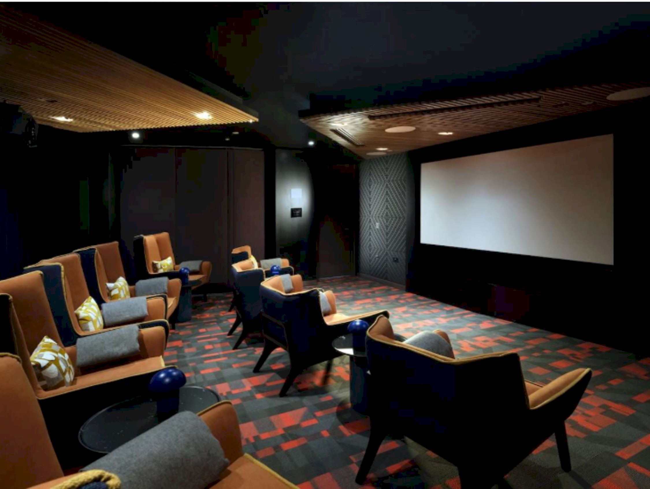 The Six-Guest Alpine Retreat Central London in Aspen Consort Place, Marsh Wall, Canary Wharf E149XQ - Property image 11 - VivreStays
