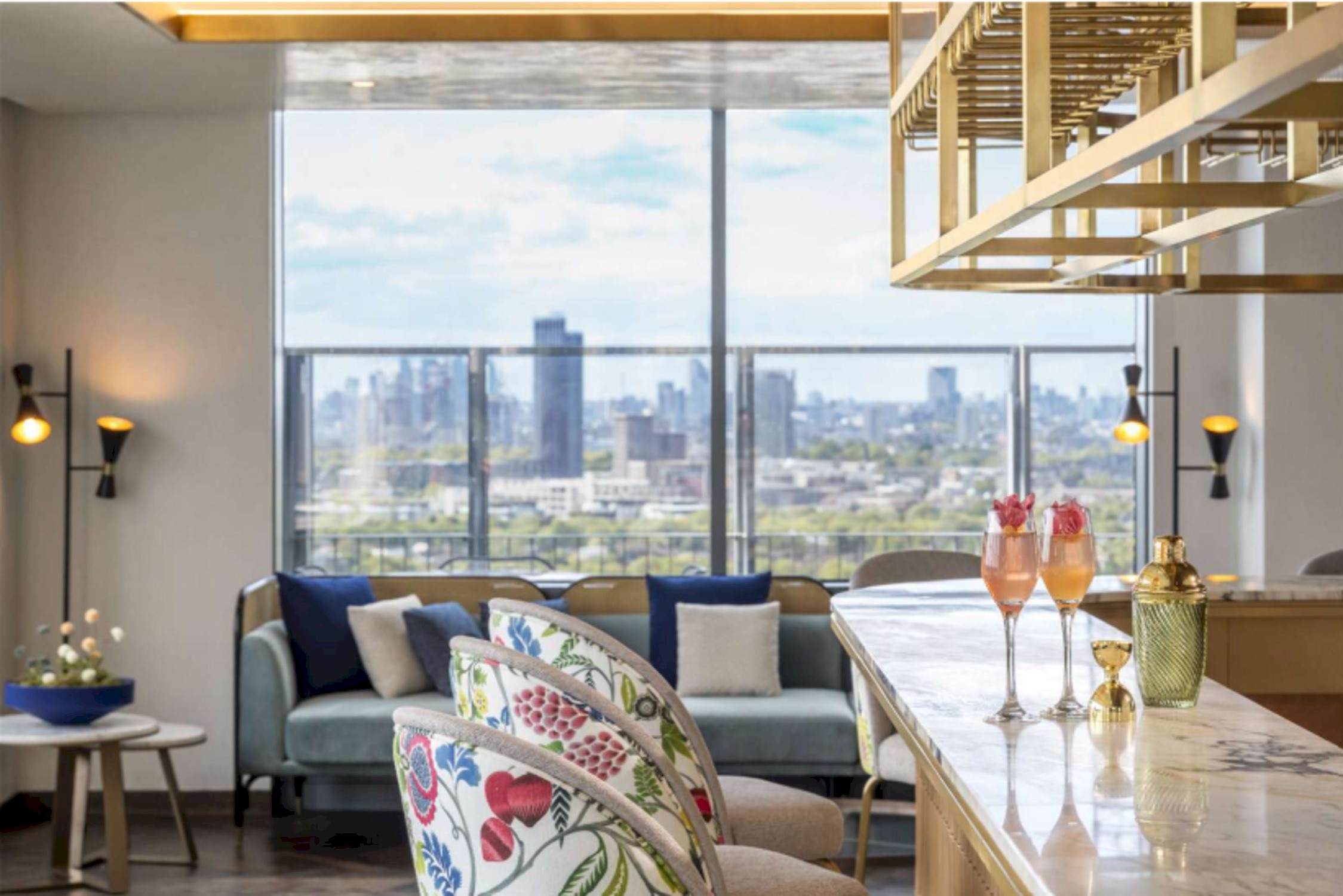 The Six-Guest Alpine Retreat Central London in Aspen Consort Place, Marsh Wall, Canary Wharf E149XQ - Property image 13 - VivreStays
