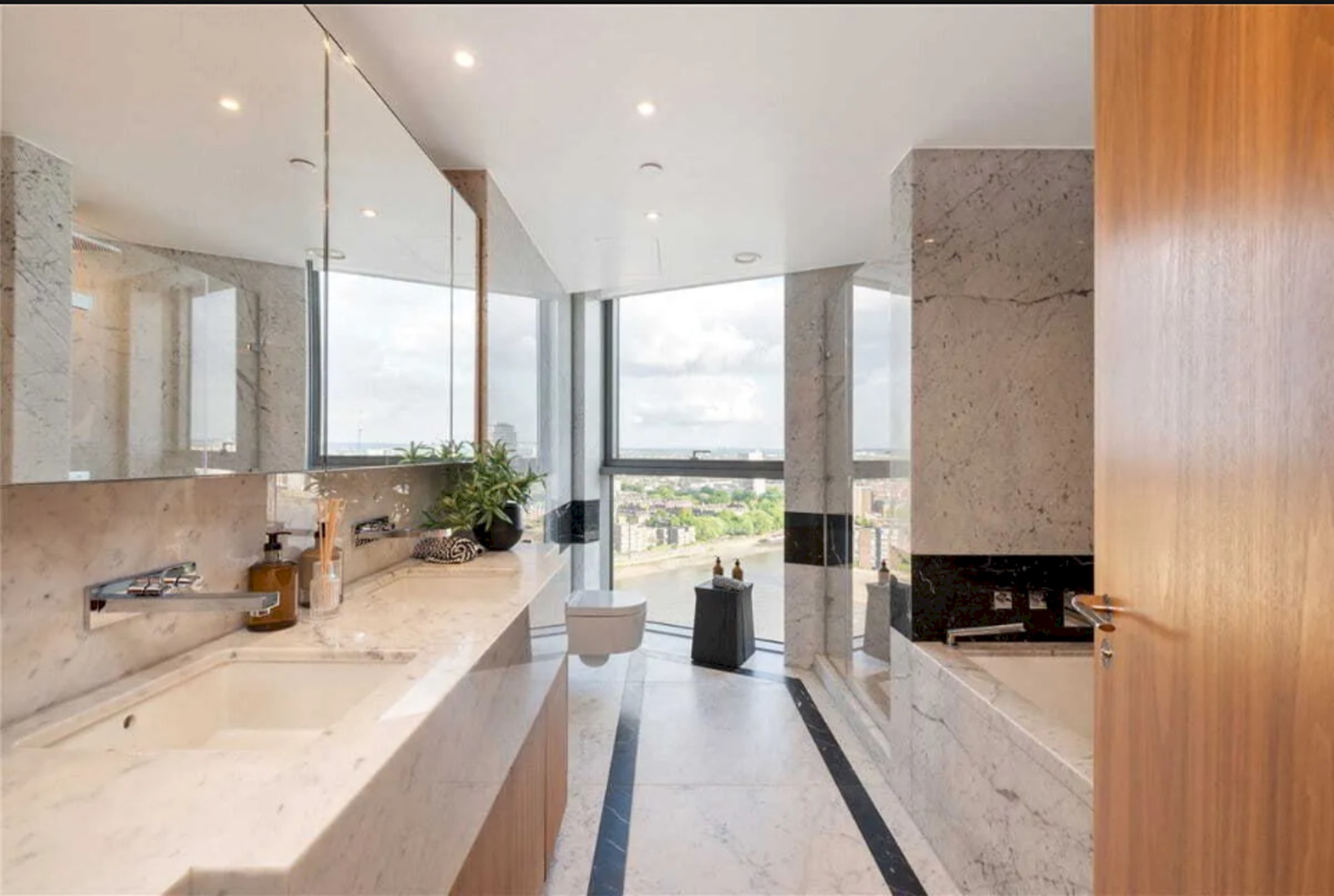 View Brand New Chelsea Waterfront Four Bedroom Penthouse. in Chelsea Waterfront, Chelsea SW10 0SW Brand New Chelsea Waterfront Four Bedroom Penthouse. in Chelsea Waterfront, Chelsea SW10 0SW - Property image 23 - VivreStays