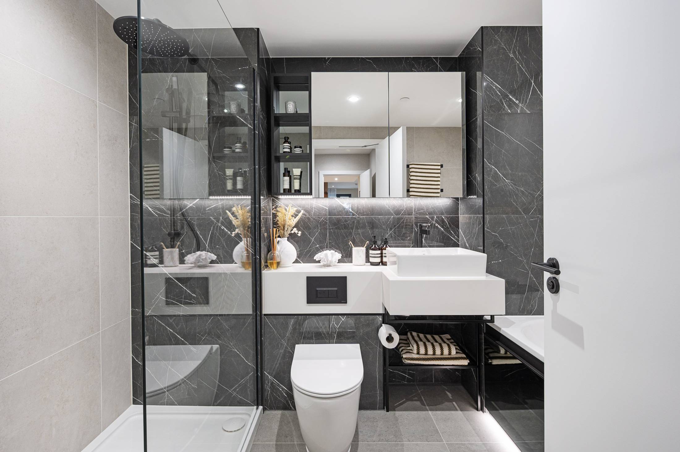 Three Bedroom Chelsea Waterfront Drive, London Sw10 in Chelsea Waterfront, Chelsea SW10 0QD - Property image 20 - VivreStays