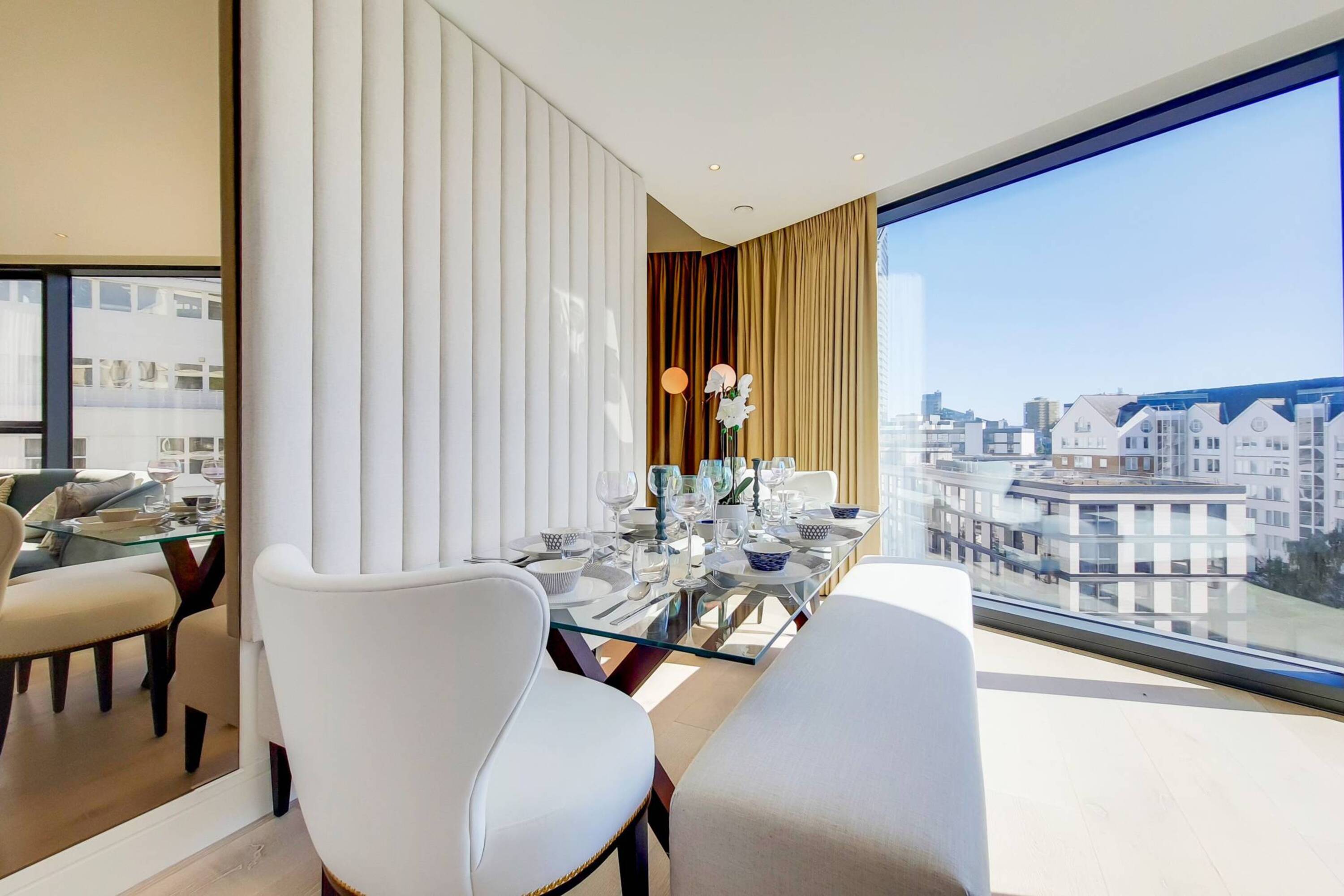 View Waterfront London Luxury Four Bedroom Apartment in Chelsea Waterfront, Chelsea SW10 0SW Waterfront London Luxury Four Bedroom Apartment in Chelsea Waterfront, Chelsea SW10 0SW - Property image 29 - VivreStays