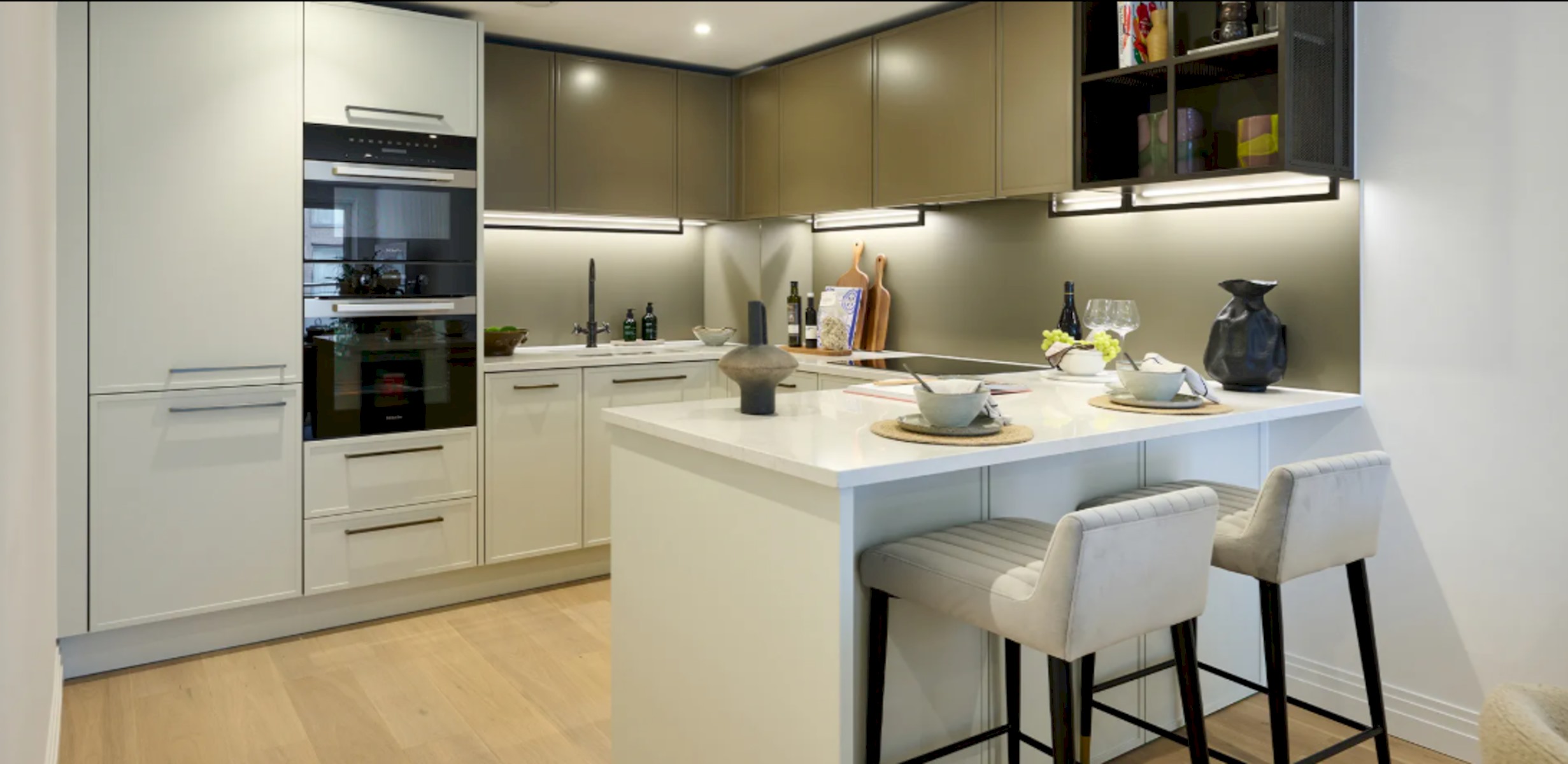 The London Penthouse Collection for up to Eight Persons in Chelsea Waterfront, Chelsea SW10 0SW - Property image 20 - VivreStays