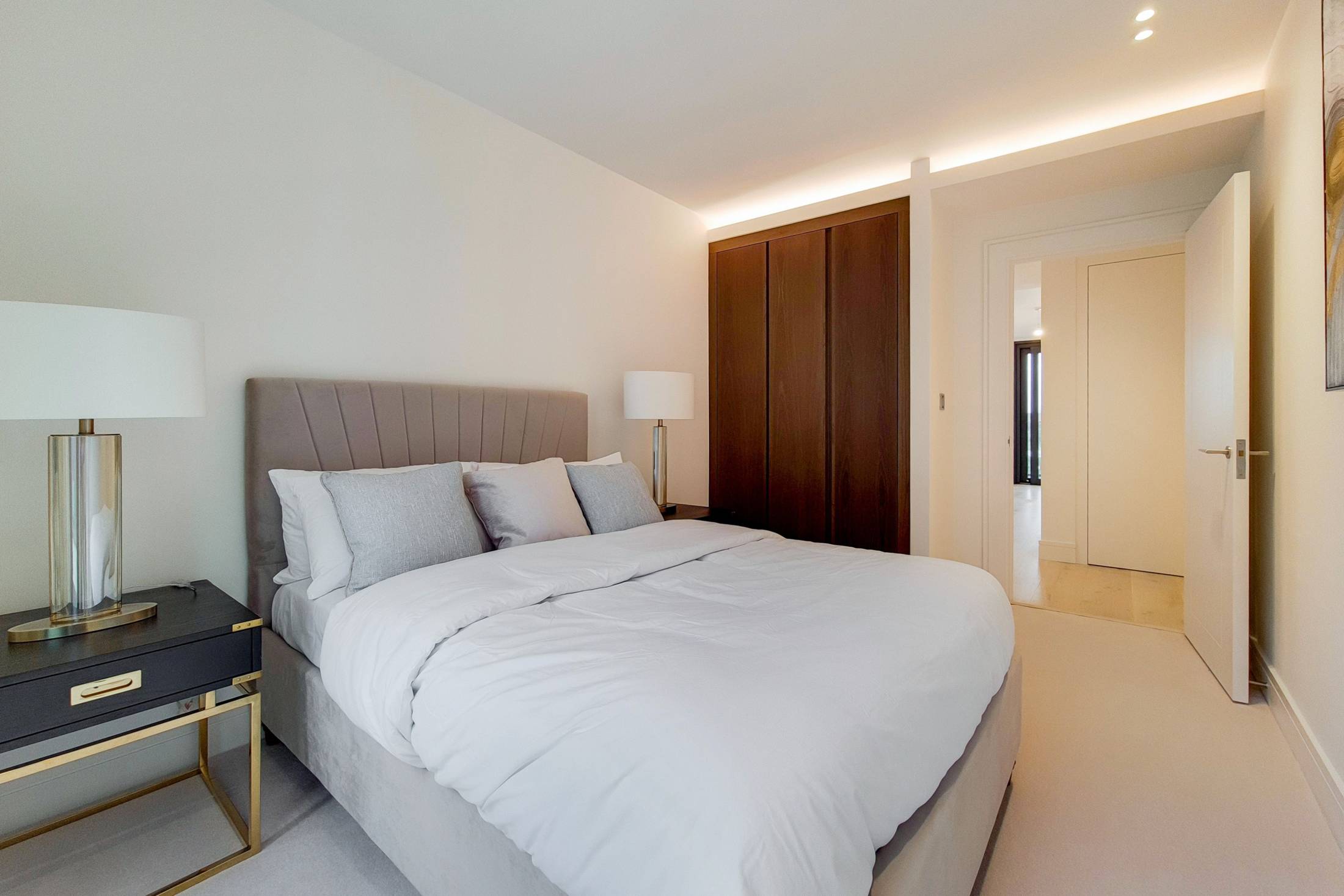 Chelsea Island Artistic Abodes for Six Persons in Chelsea Waterfront, Chelsea SW10 0SW - Property image 13 - VivreStays
