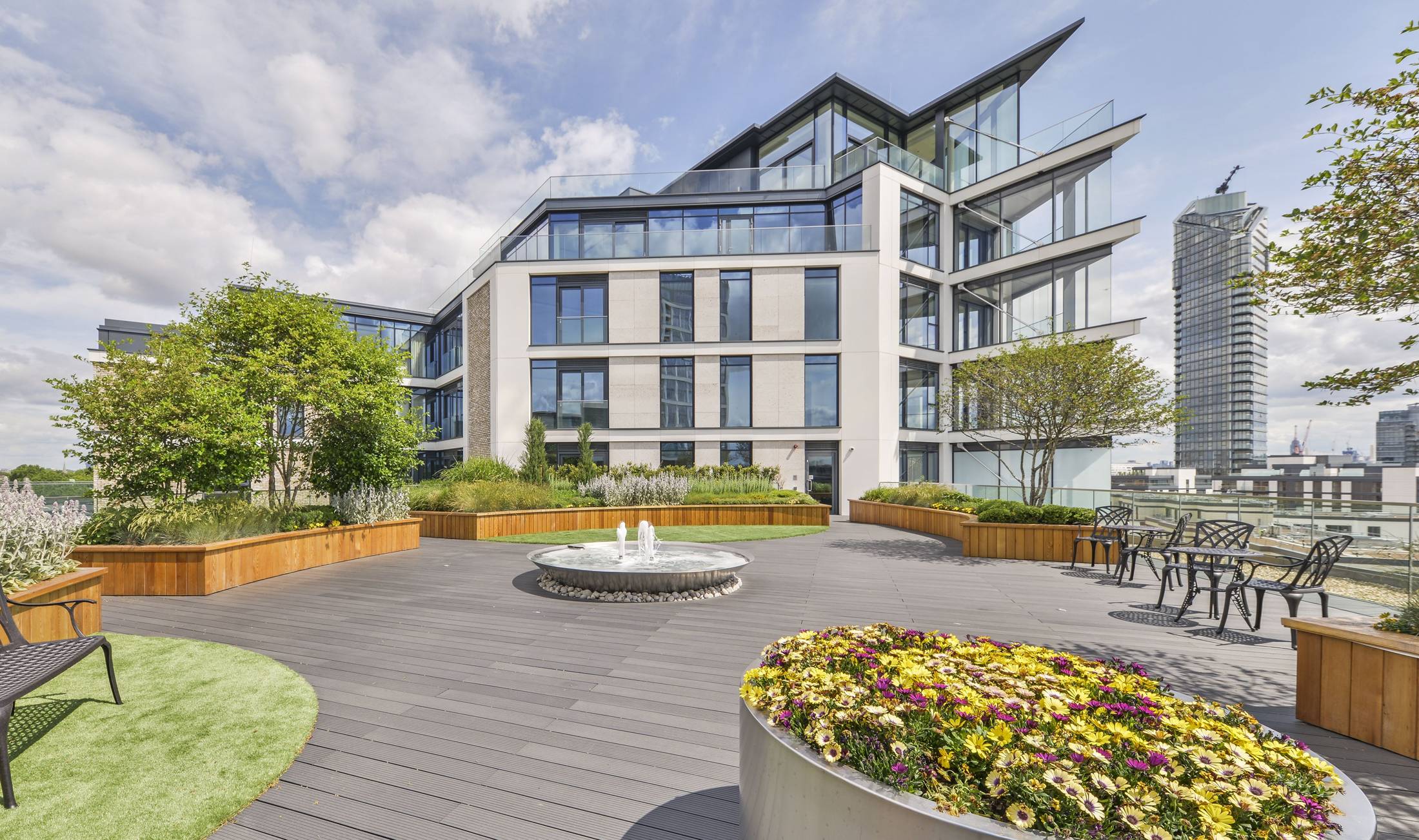 Chelsea Island Artistic Abodes for Six Persons serviced apartment - UK - VivreStays