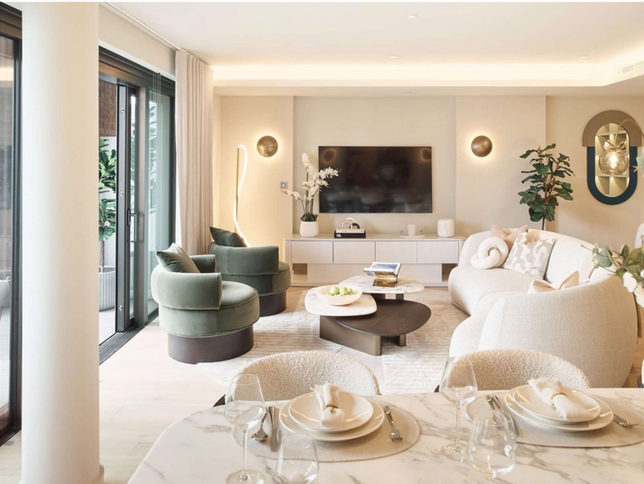 London Three Bedroom Apartment with Infinite Impressions. in Chelsea Waterfront, Chelsea SW10 0QD - Property image 13 - VivreStays