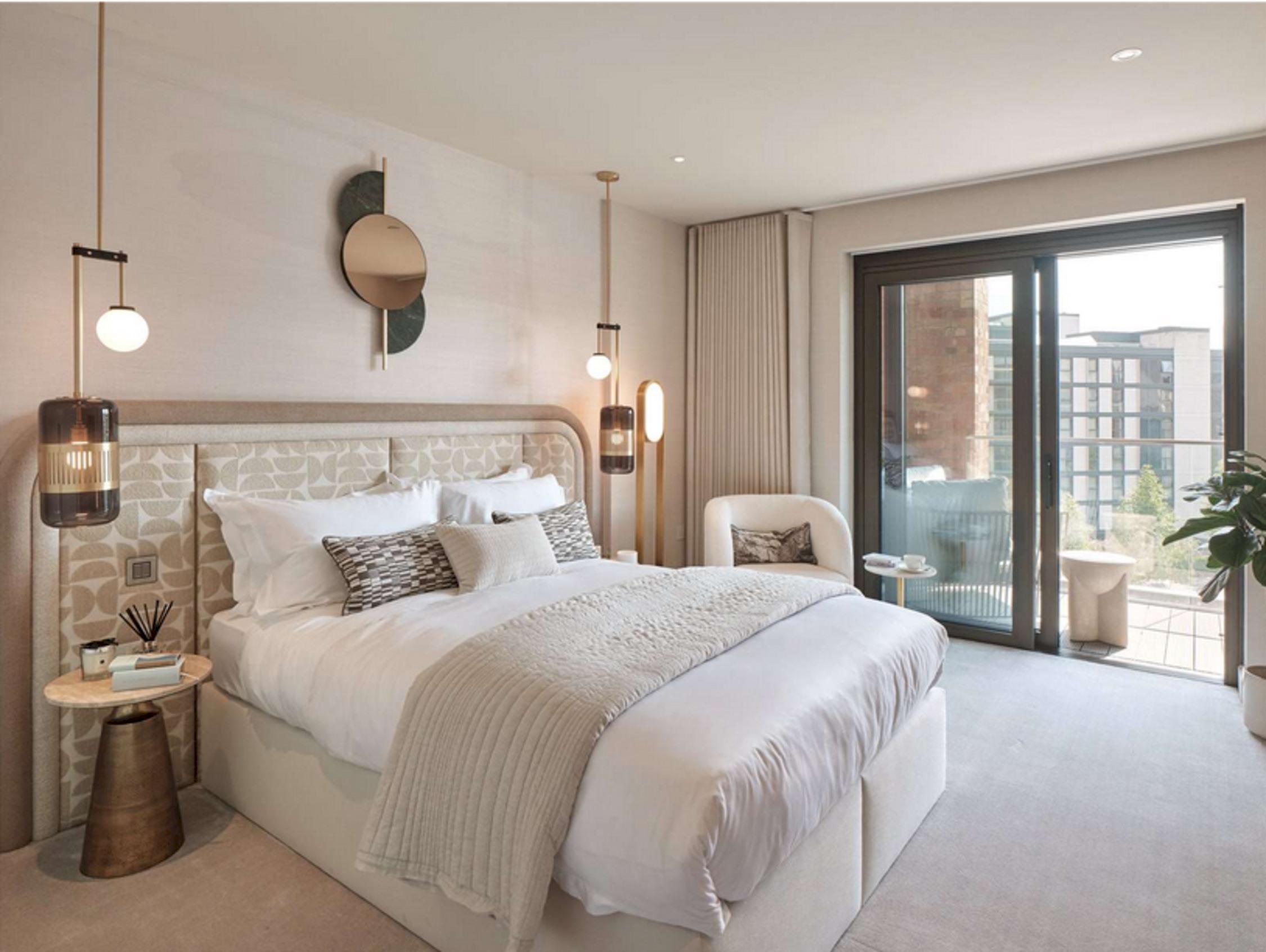 London Three Bedroom Apartment with Infinite Impressions. in Chelsea Waterfront, Chelsea SW10 0QD - Property image 15 - VivreStays