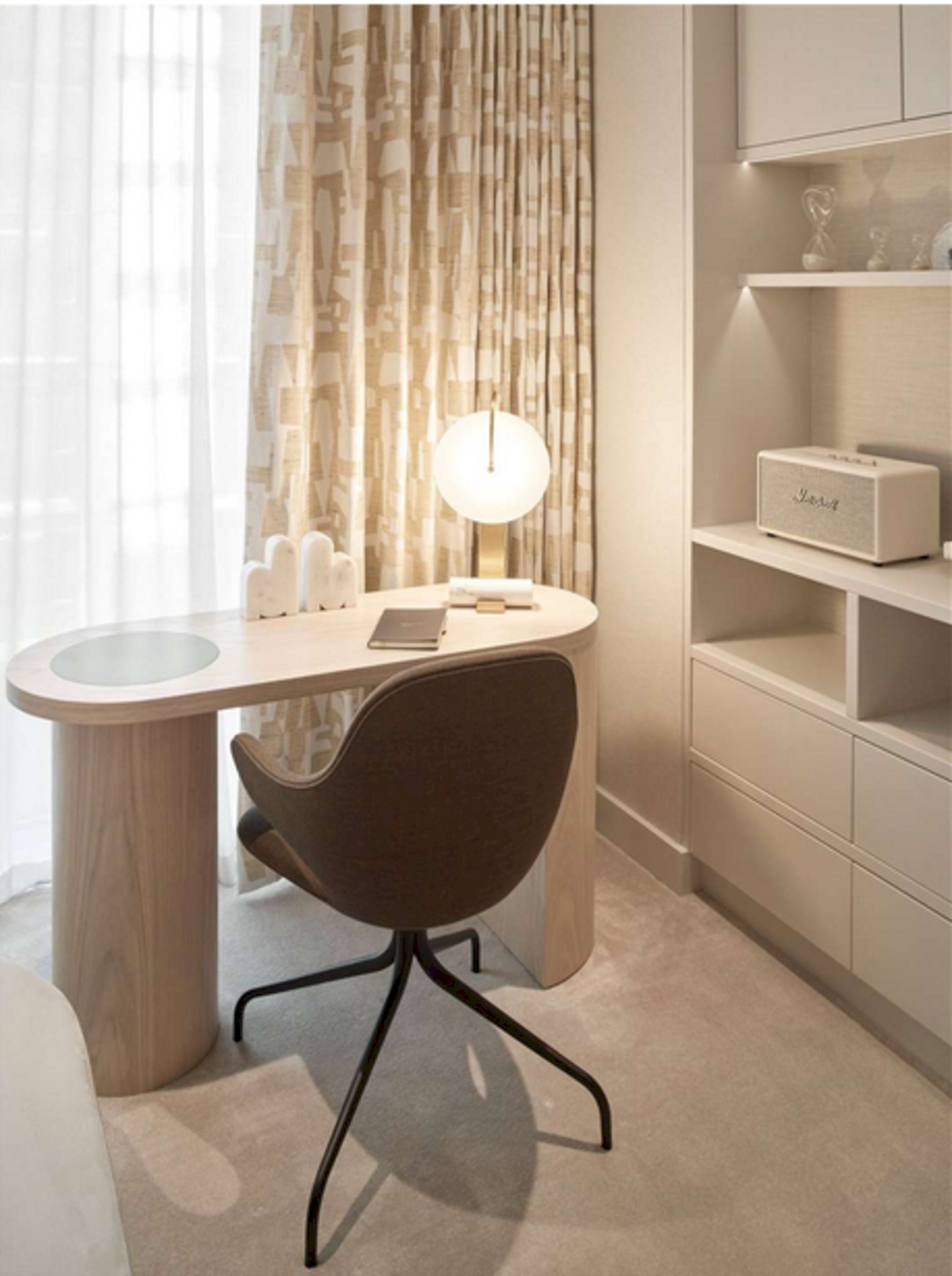 London Three Bedroom Apartment with Infinite Impressions. in Chelsea Waterfront, Chelsea SW10 0QD - Property image 19 - VivreStays