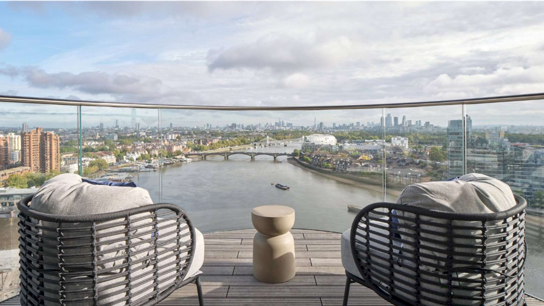 Chelsea Waterfront Coastal Comfort Residences serviced apartment - UK - VivreStays