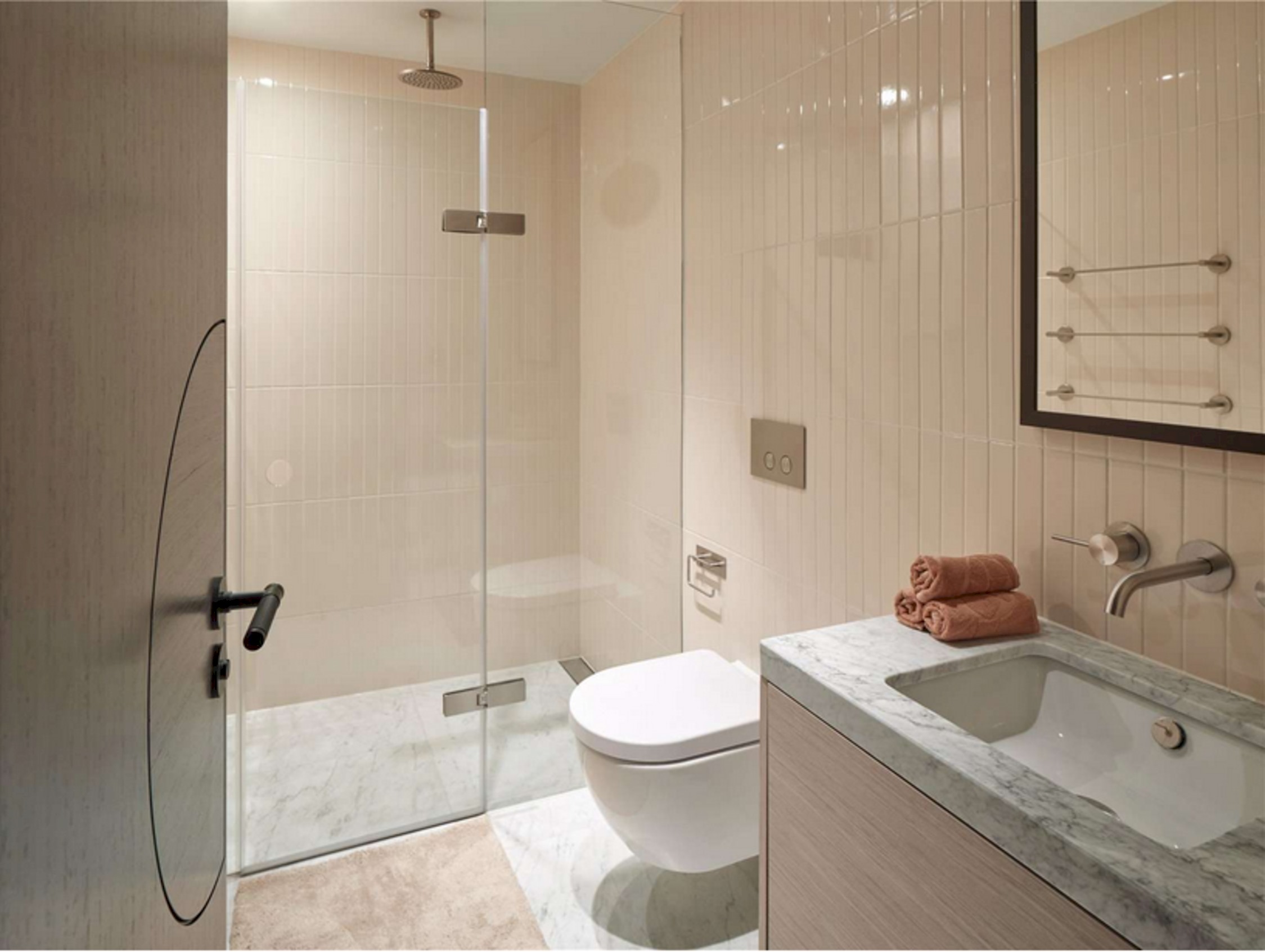 Harbor Heights Discreet London Home Away from Home in Chelsea Waterfront, Chelsea SW10 0QD - Property image 19 - VivreStays