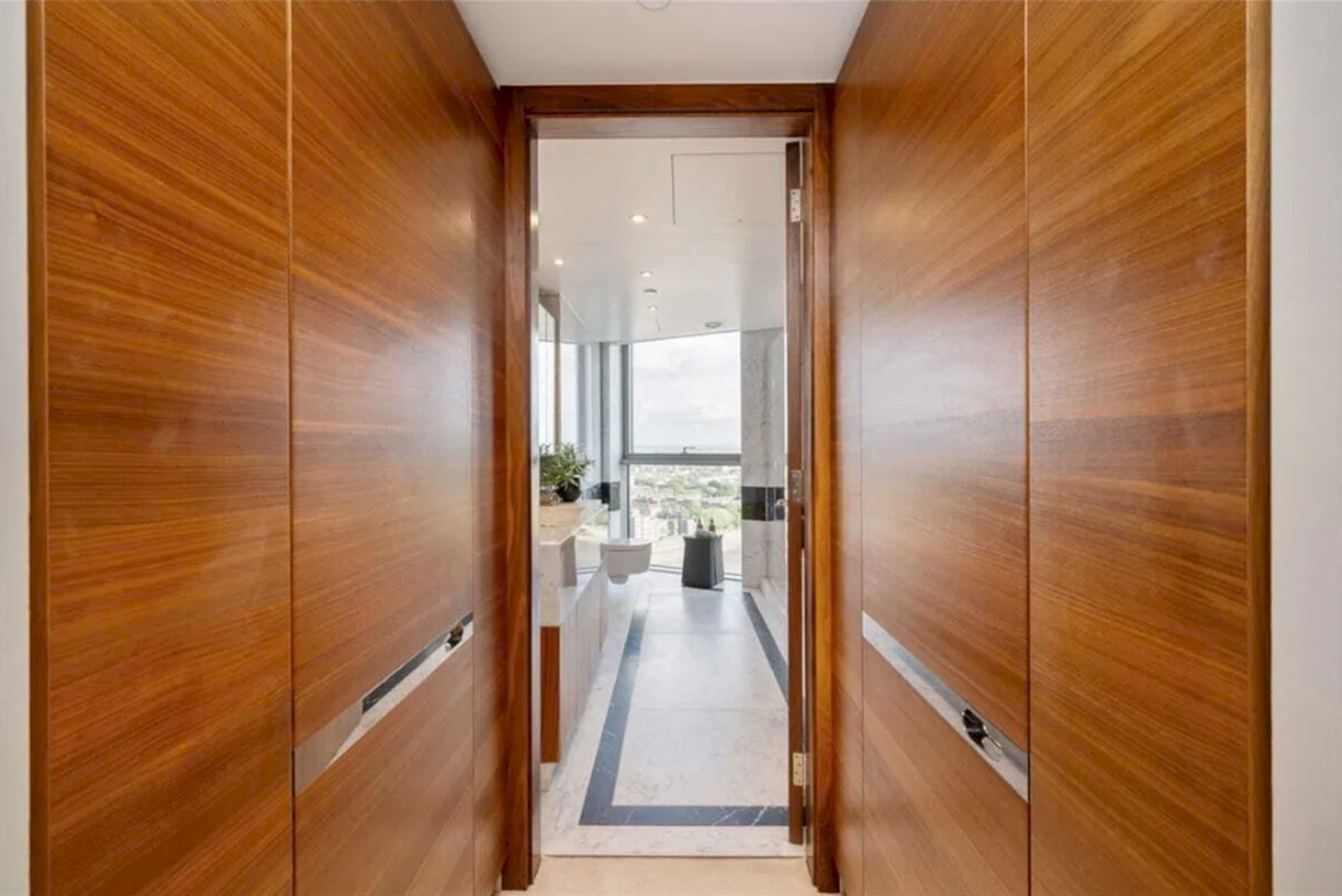 Ideal London Penthouse For a well deserved Family Vacation in Chelsea Waterfront, Chelsea SW10 0QD - Property image 18 - VivreStays