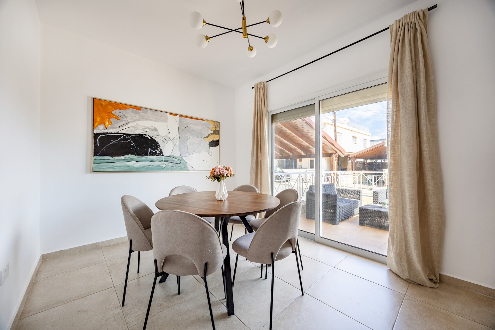 Gordonos – Modern 3Bed Apartment with Large Garden - kitchen in Limassol, Cyprus