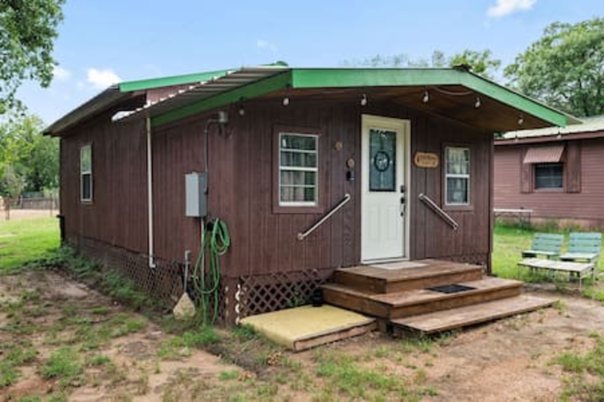2 Tiny Town - Monthly + Utilities + Comfy Stay photo 2