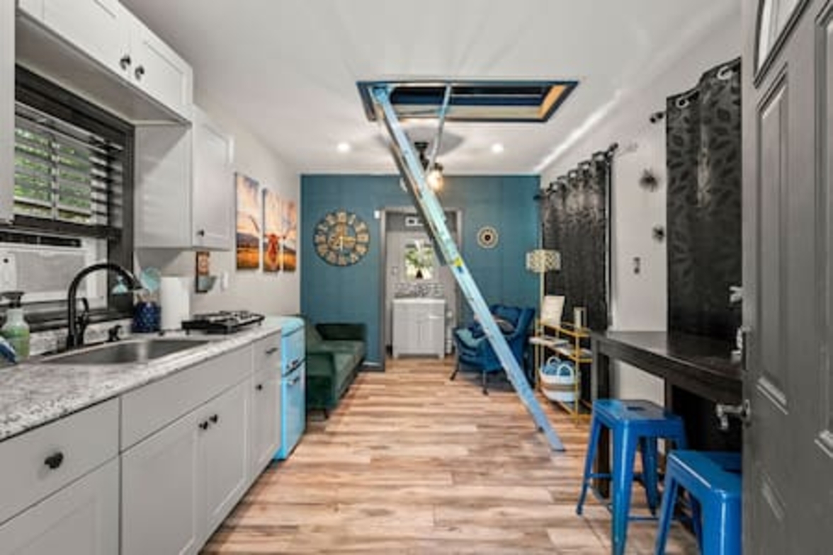 5 Tiny Town + Monthly + Utilities + Comfy Stay photo 3