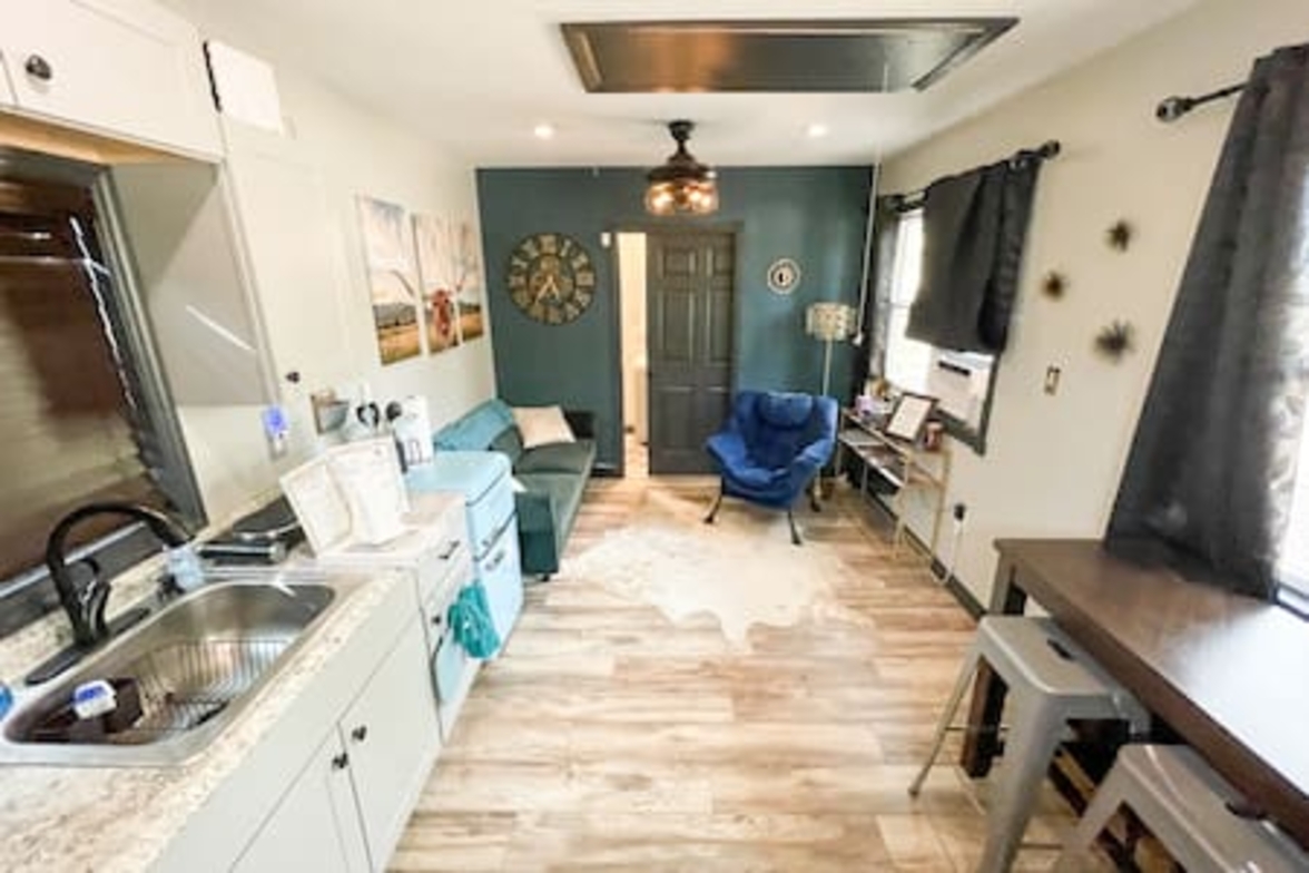 5 Tiny Town + Monthly + Utilities + Comfy Stay photo 4