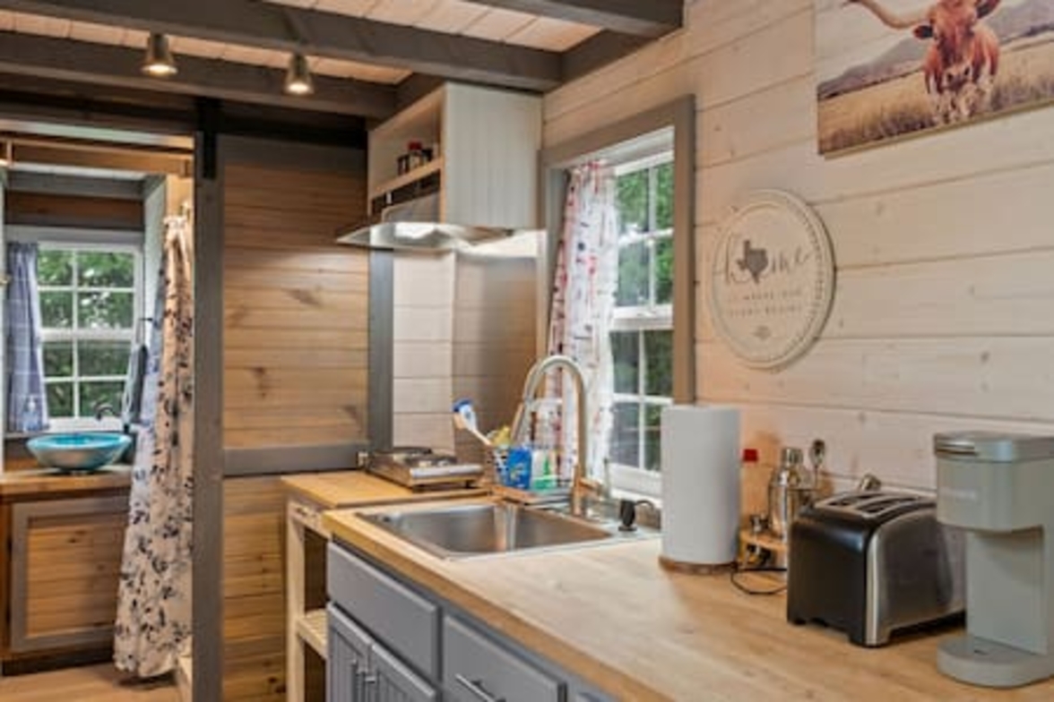 4 Tiny Town + Monthly + Utilities + Comfy Stay photo 5