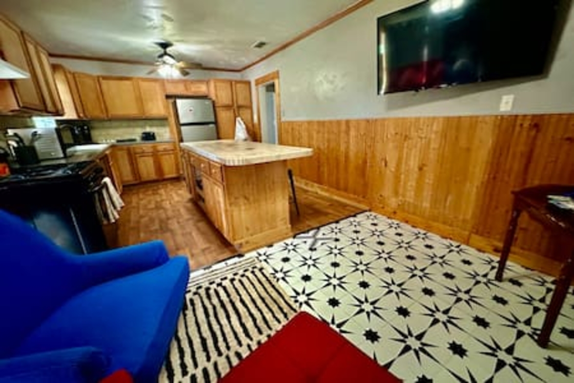 7 Tiny Town + Monthly + Utilities + Comfy Stay photo 5