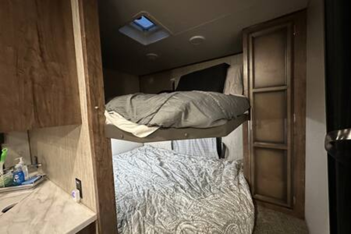 8 RV Rental + Monthly + Utilities + Comfy Stay photo 5