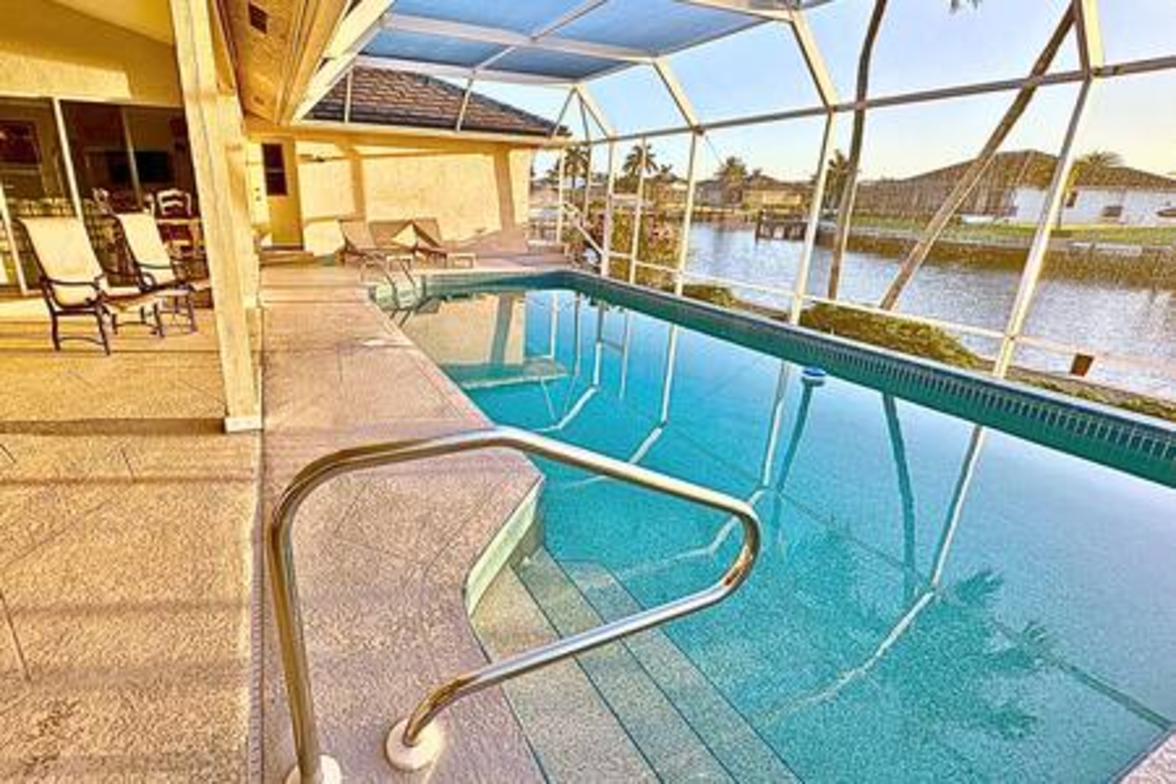 Located Heart of the Island *Luxury Rebuild* Dock photo 5