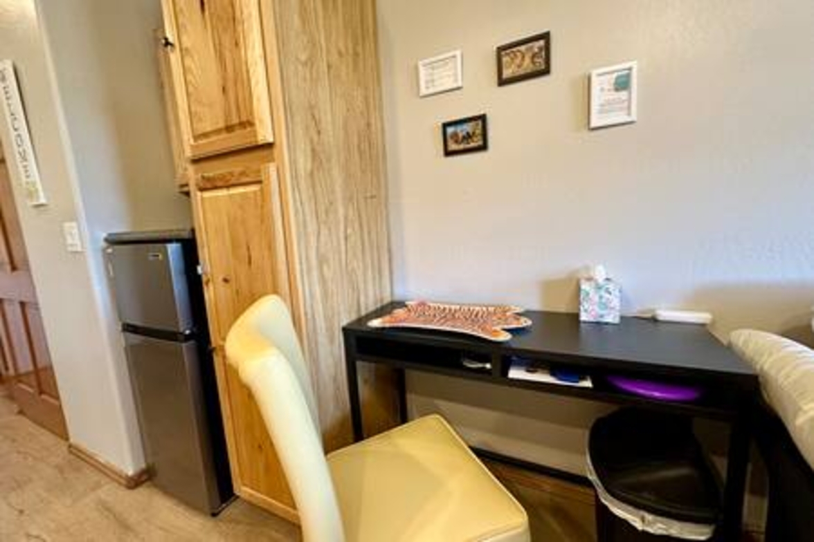 1 AZ Monthly + Utilities +Wifi + Comfortable Studio photo 2