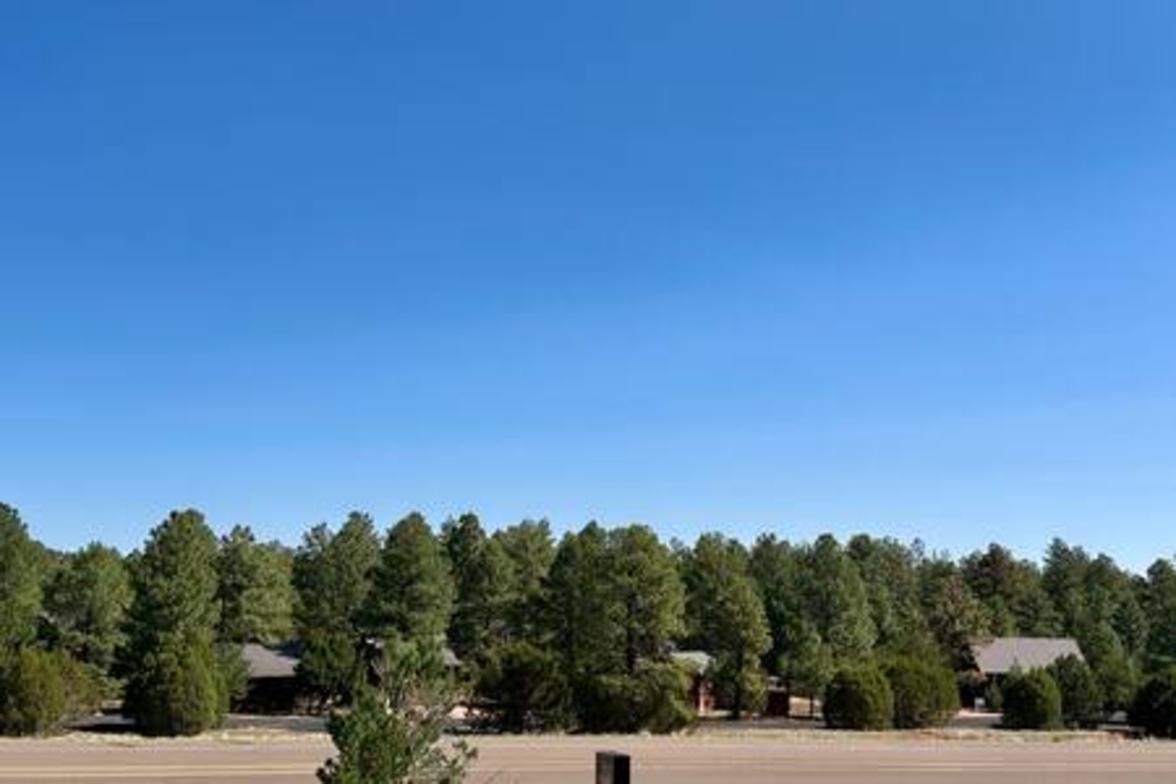1 AZ Monthly + Utilities +Wifi + Comfortable Studio photo 3