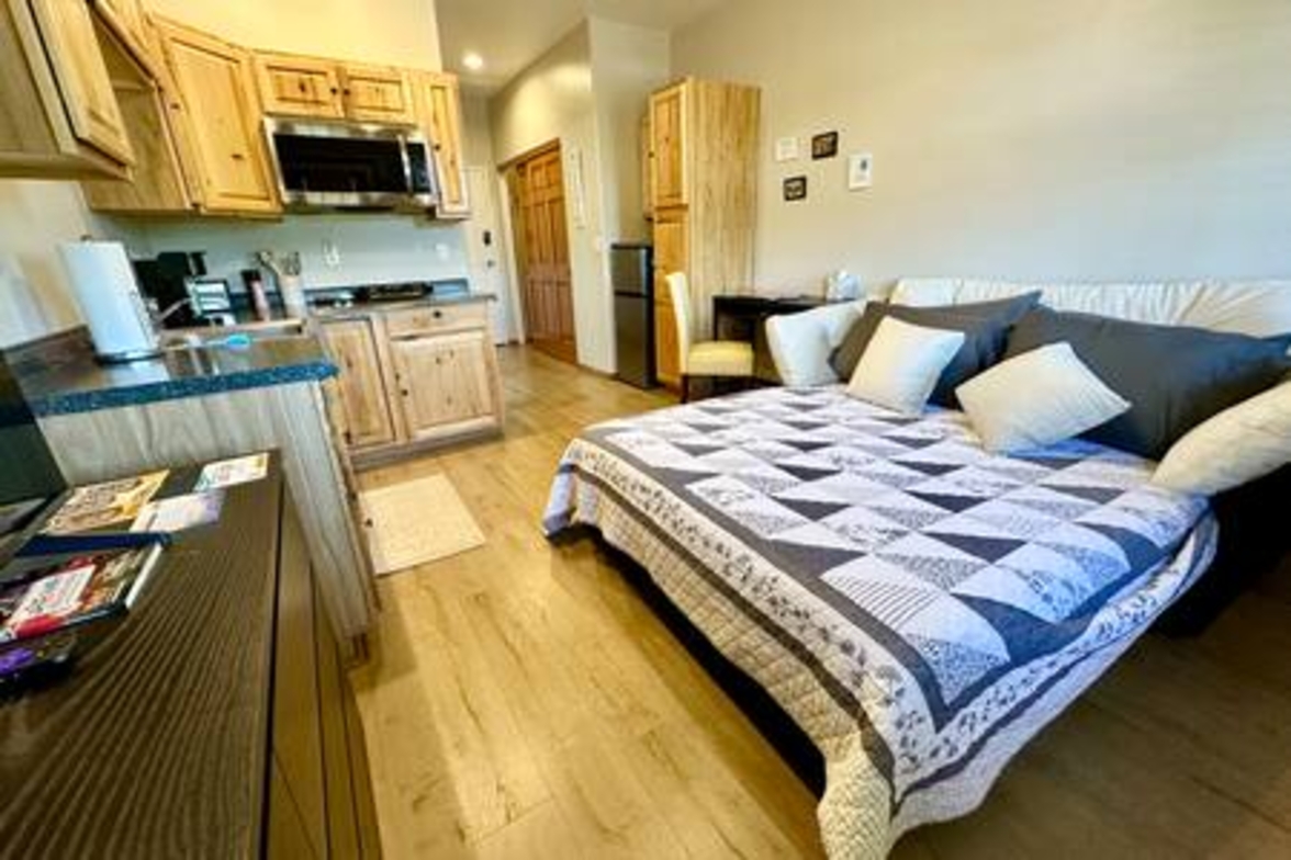 1 AZ Monthly + Utilities +Wifi + Comfortable Studio photo 4