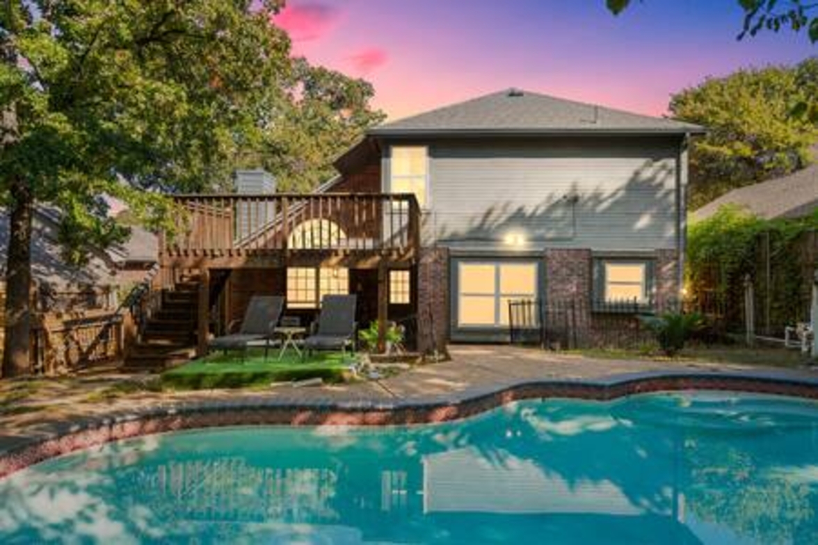 Epic Stay Pool + Fire Pit + *Location* photo 1